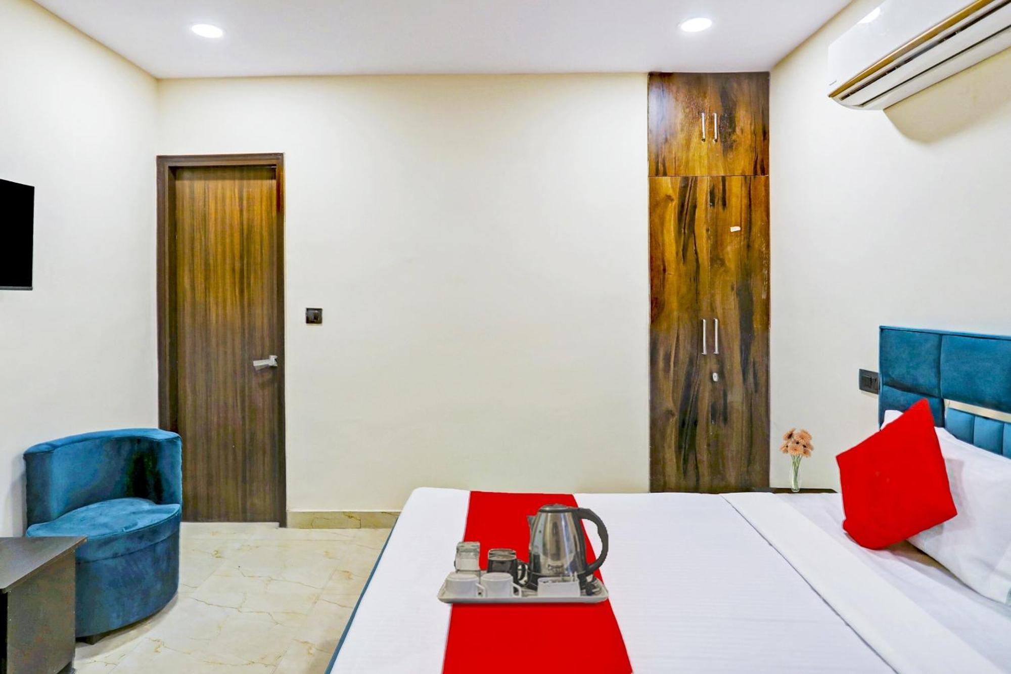 Hotel O Royal Lotus Stay Near Ip Extension Metro Station New Delhi Exterior photo