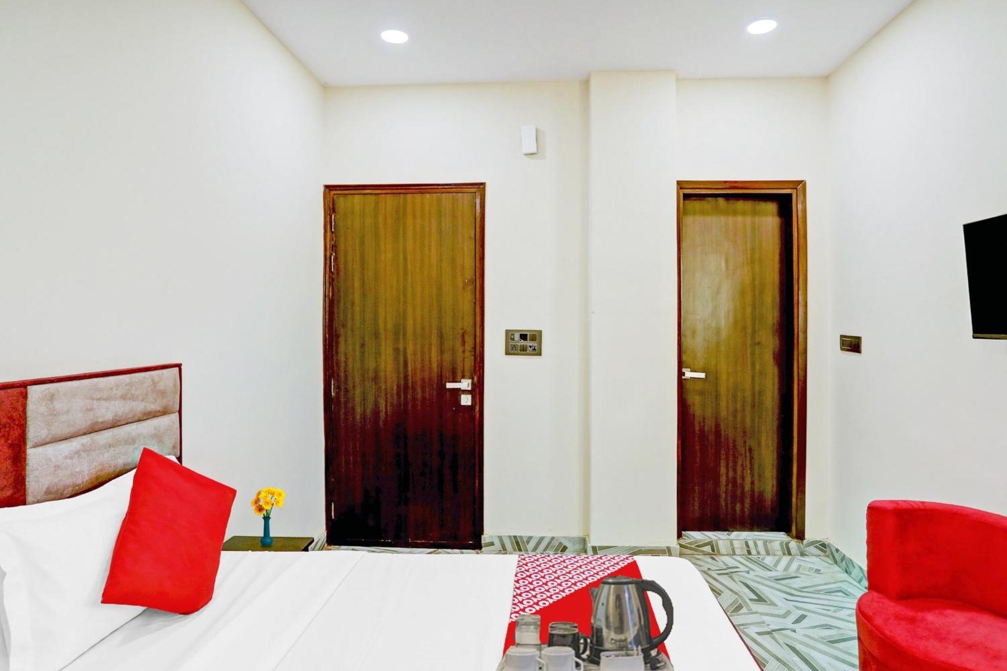 Hotel O Royal Lotus Stay Near Ip Extension Metro Station New Delhi Exterior photo