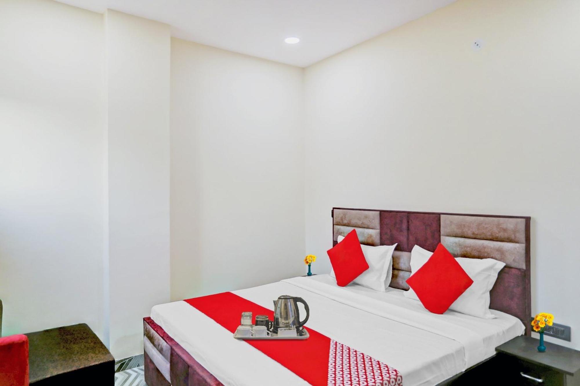 Hotel O Royal Lotus Stay Near Ip Extension Metro Station New Delhi Exterior photo